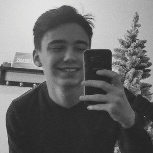 Meet your Posher, Casey